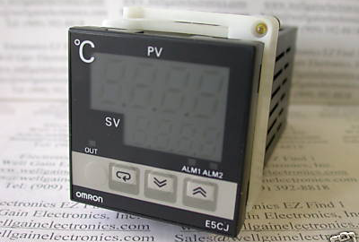 เครื่องควบคุมอุณหภูมิแบบดิจิตอล Digital Temperature Controller รุ่น E5CJ