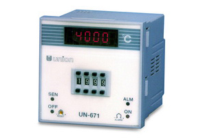 เครื่องควบคุมอุณหภูมิแบบดิจิตอล Digital Temperature Controller รุ่น UN-671N